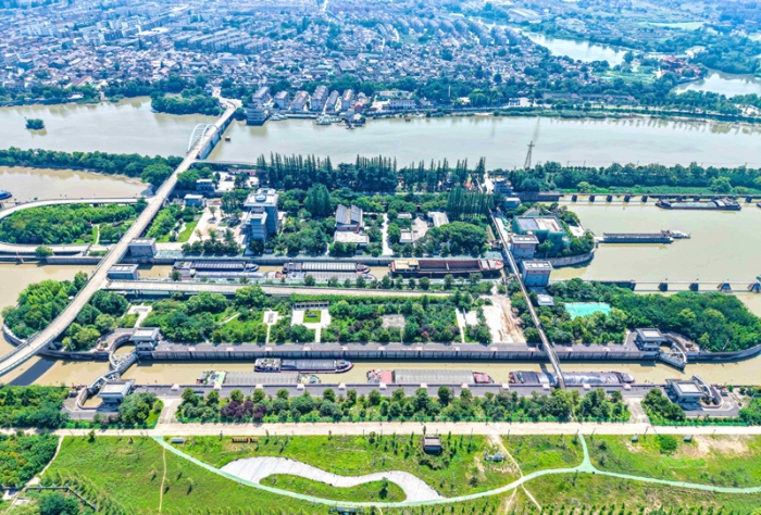 新的伟大奋斗创造新的历史伟业——以习近平同志为核心的党中央引领“十四五”经济社会发展纪实