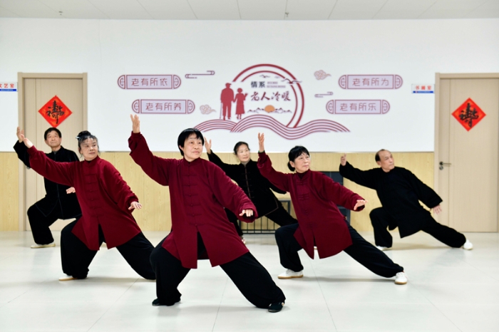 新的伟大奋斗创造新的历史伟业——以习近平同志为核心的党中央引领“十四五”经济社会发展纪实