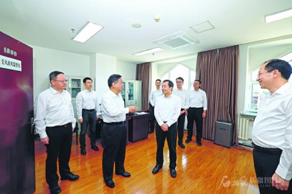 陈小江在自治区纪委监委机关调研座谈 扎实推动新征程纪检监察工作高质量发展为推进中国式现代化新疆实践提供坚强保障