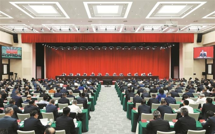 全区干部大会召开 深入学习贯彻习近平总书记重要讲话精神 努力建设社会主义现代化新疆 陈小江讲话 艾尔肯·吐尼亚孜祖木热提·吾布力努尔兰·阿不都满金何忠友张柱陈明国出席