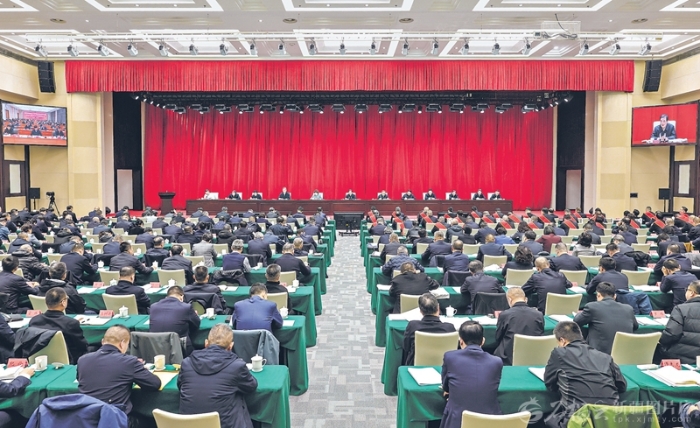 自治区驻村工作会议召开 进一步提升驻村工作整体效能 着力推进新疆基层治理体系和治理能力现代化 陈小江讲话 艾尔肯·吐尼亚孜祖木热提·吾布力努尔兰·阿不都满金何忠友张柱陈明国出席