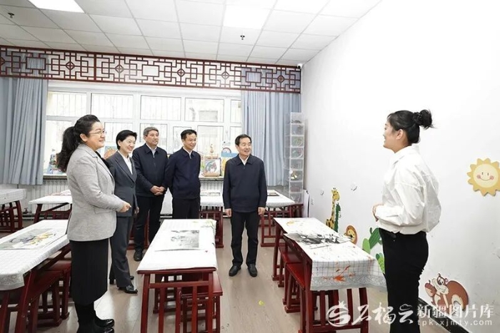 更好发挥联系服务群众桥梁纽带作用 为建设社会主义现代化新疆凝聚力量