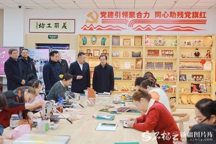 更好发挥联系服务群众桥梁纽带作用 为建设社会主义现代化新疆凝聚力量