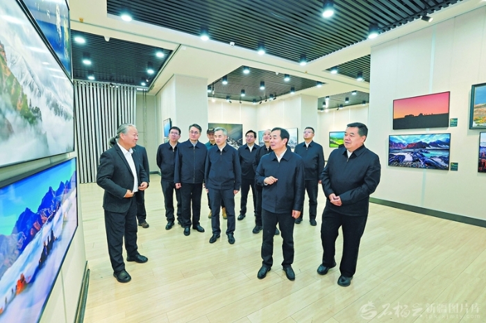 陈小江在自治区社科联和自治区文联调研座谈 坚持举旗帜聚民心育新人兴文化展形象 为建设社会主义现代化新疆提供强大精神力量 陈小江在自治区社科联和自治区文联调研座谈 坚持举旗帜聚民心育新人兴文化展形象 为建设社会主义现代化新疆提供强大精神力量